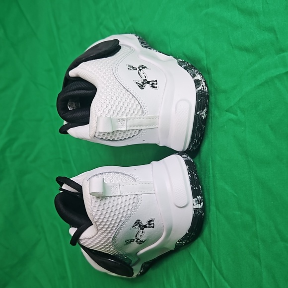 Under Armour UA GS ZONE BB 2 COOL SNEAKERS - Picture 4 of 10